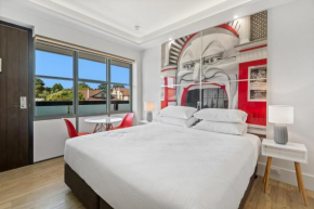 Charming St Kilda Studio with Parking